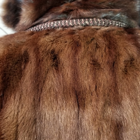 EUC-GENUINE LADIES BROWN  MINK CAPE SIZE L - Picture 8 of 11
